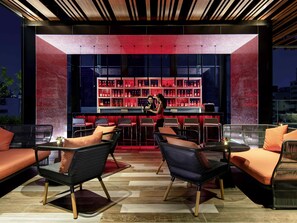 2 bars/lounges, rooftop bar - ibis Styles Bangkok Sukhumvit 4 (Bangkok)