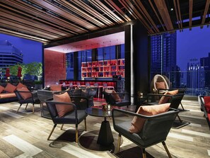 2 bars/lounges, rooftop bar - ibis Styles Bangkok Sukhumvit 4 (Bangkok)