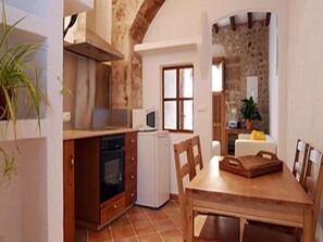 Dining - Typical Mallorcan Townhouse in Pollença Oldtown (Pollença)