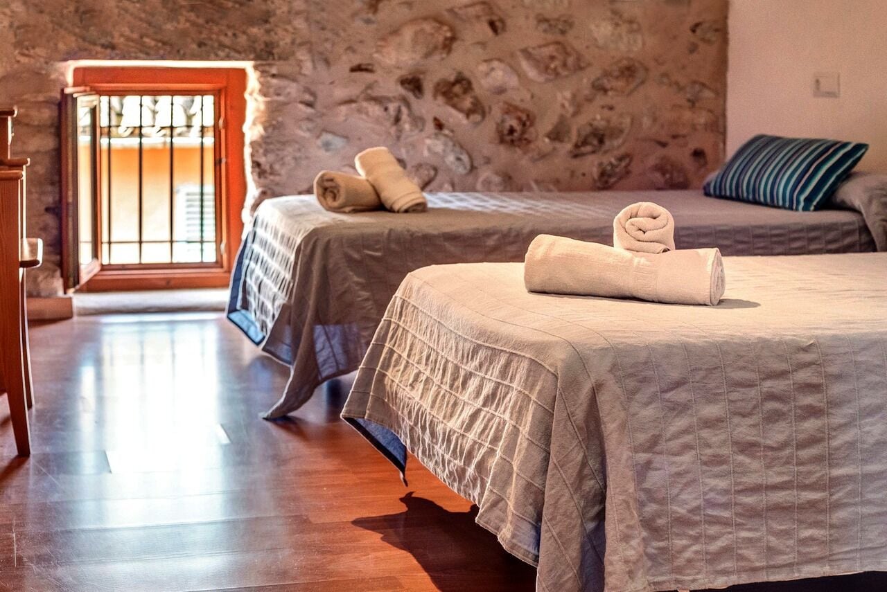 2 chambres, fer et planche à repasser, Wi-Fi, draps fournis