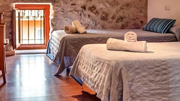 2 chambres, fer et planche Ă repasser, Wi-Fi, draps fournis