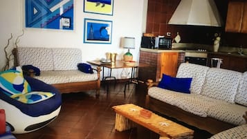Télévision, cheminée