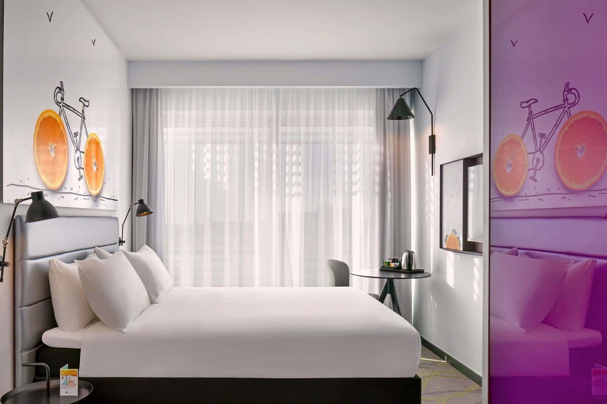 Standard Room, 1 Double Bed | In-room safe, desk, soundproofing, free cots/infant beds