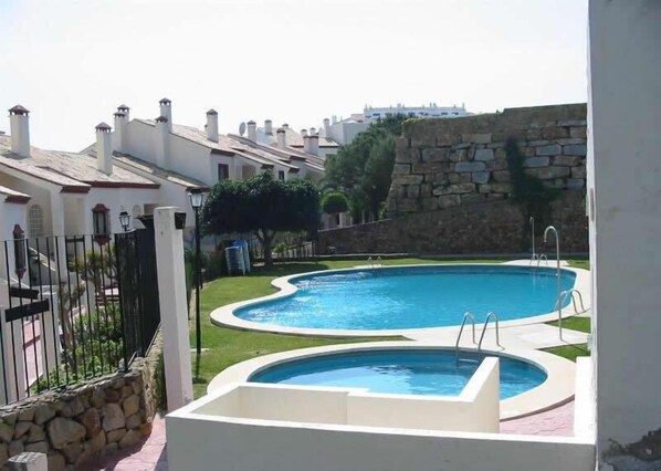 Outdoor pool - Well Appointed 2 Bedroom, 2 Bathroom Apartment At The Pool Area (manilva)