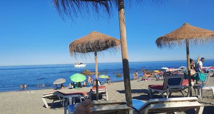 Well Appointed 2 Bedroom, 2 Bathroom Apartment At The Pool Area