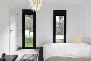 3 chambres, fer et planche à repasser, Wi-Fi gratuit, draps fournis