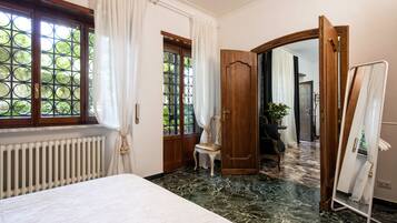 2 Schlafzimmer, Schreibtisch, Reisekinderbett, kostenloses WLAN