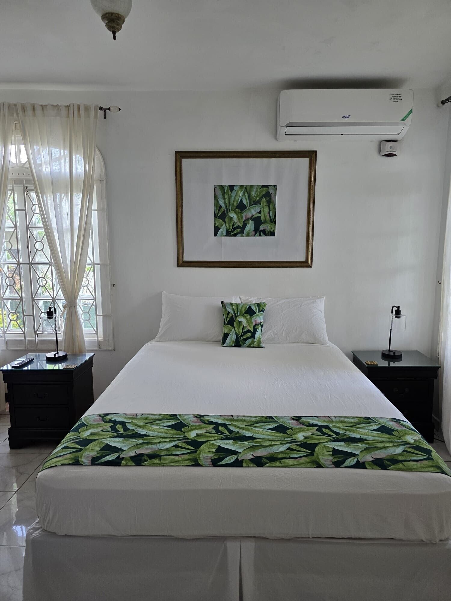 4 bedrooms, iron/ironing board, free WiFi, bed sheets