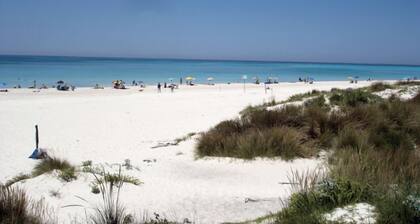 Independent apartment with 3 bedrooms and private garden a few steps from the famous White Beaches of Vada