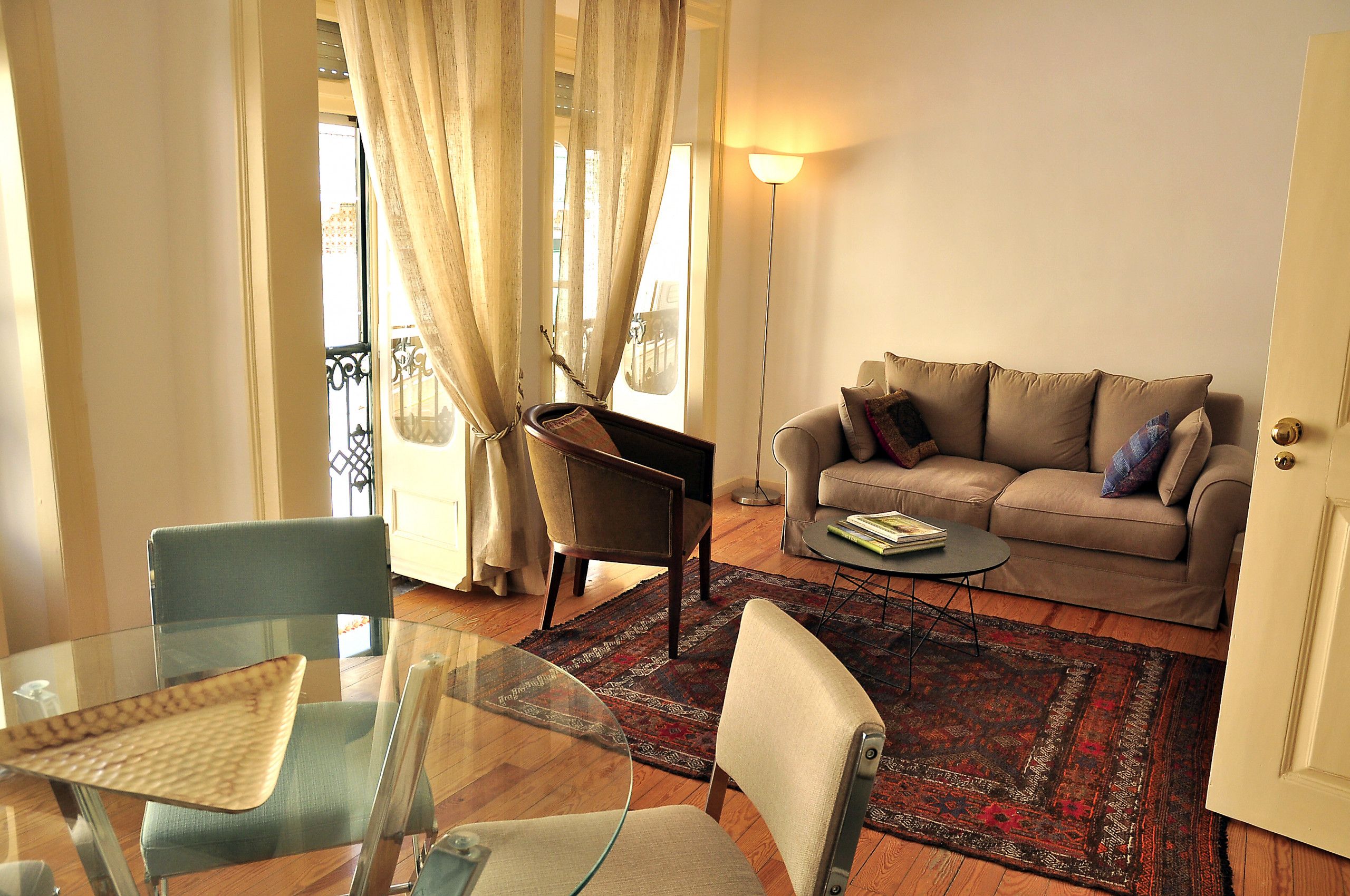 Comfortable And Stylish Apartment, Fully Equipped, In Lapa In Lisbon - Lisbon