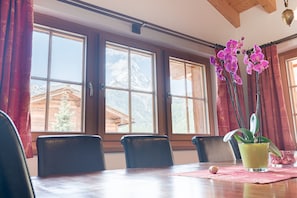 Dining - Chalet Ulysse Zermatt / 8 guests / (Zermatt)
