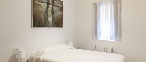 2 camere, ferro/asse da stiro, Wi-Fi gratuito, lenzuola