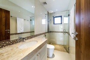 Four Bedrooms Private Pool Villa  | Bathroom | Shower, free toiletries, hair dryer, bathrobes - Asia Baan 10 pool Villas (Choeng Thale)