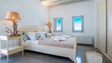 7 soverom, safe på rommet, strykejern/-brett og internettilgang