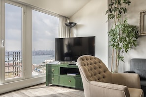 Luxury Penthouse, Non Smoking, Sea View | Living area | 150-cm Smart TV with satellite channels, TV, Netflix