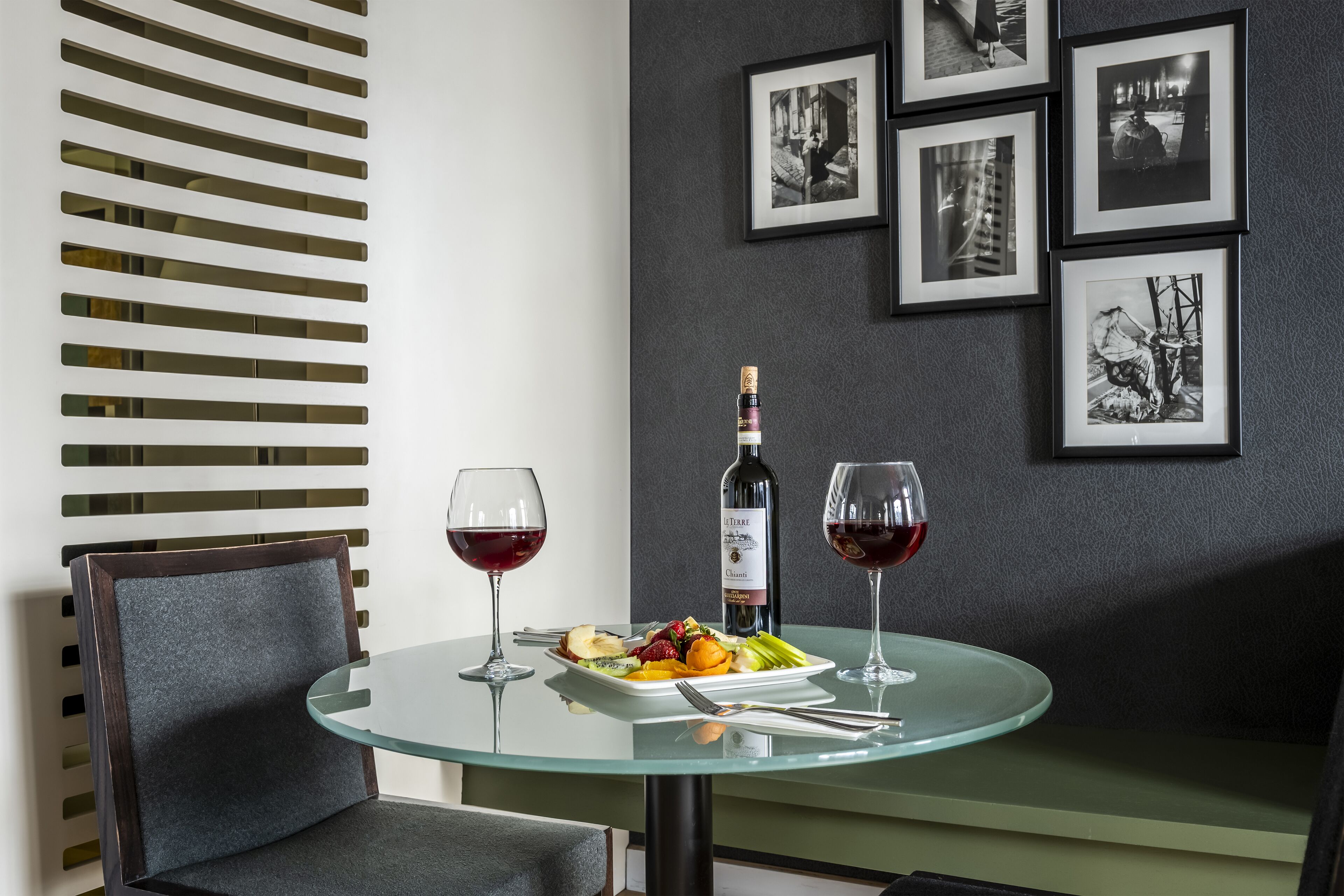 Photo - Ansen Suites