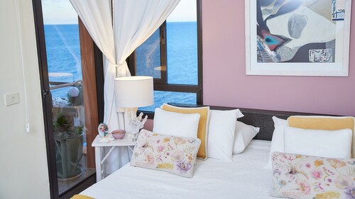 Exit To Ocean & Pool In Atlantic