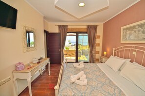 4 bedrooms, iron/ironing board, travel cot, free WiFi