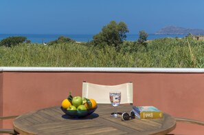 Outdoor dining - 4 Villas Complex ,200m From The Beach, Sleeps 24, Pool,View,Daphnis Villas (Chania)