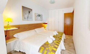 2 bedrooms, iron/ironing board, travel cot, free WiFi - Fantastic appartment 50 m from the beach. 4 pers. Wifi, bbq. (Denia)