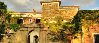 Historic house in the green, but a few steps from the sea.