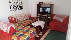 TV - COZY COCON TO SPEND WINTER IN THE SUN (Le Bardo)