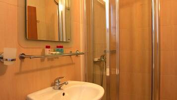 Doccia, asciugacapelli, asciugamani