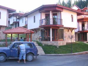Exterior - Ski Chalet at Pamporovo Village. Reduced monthly and weekly rates. 2 bed/2 bath (Pamporovo)