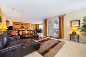 Smart-TV, videospill, DVD-spiller og fotballspill