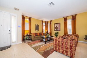 Smart-TV, videospill, DVD-spiller og fotballspill