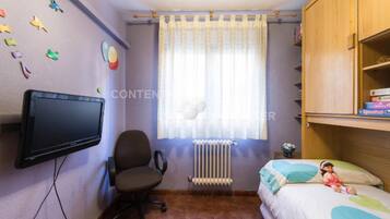 4 chambres, bureau, fer et planche à repasser, Wi-Fi gratuit