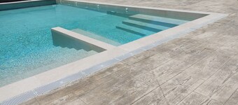 3 large HOUSING (COTTAGES MEDINA)