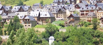 3A Bonito apart. jardin en Vilac 10km Baqueira, vistas espectaculares WIFI