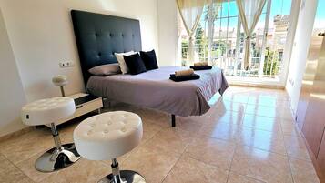 6 bedrooms, iron/ironing board, free WiFi, bed sheets