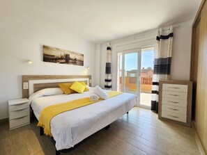 4 chambres, fer et planche à repasser, Wi-Fi gratuit, draps fournis