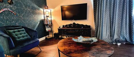 Televisie en een open haard