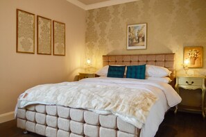 2 soverom, strykejern/-brett, internettilgang og sengetøy