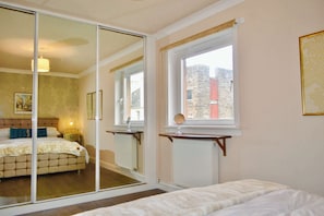 2 bedrooms, iron/ironing board, internet, bed sheets