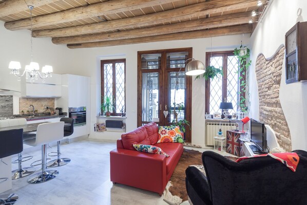 Fernseher, DVD-Player