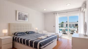8 Schlafzimmer, Zimmersafe, Bügeleisen/Bügelbrett, Reisekinderbett