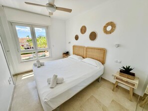 2 bedrooms, iron/ironing board, free WiFi, bed sheets - Sunrise 01 by homeprive (Denia)