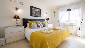 5 bedrooms, in-room safe, iron/ironing board, travel crib