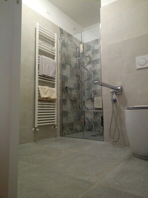 Bathroom - Albergo Alla Posta (Vito d'Asio)
