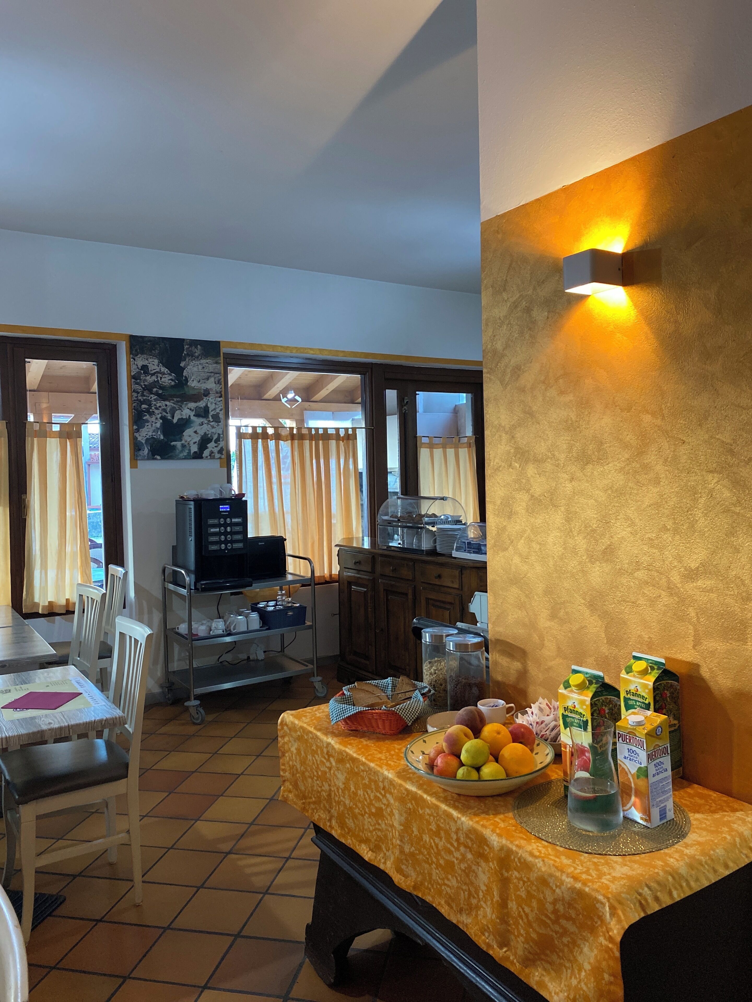 Colazione a base di specialità locali inclusa, servita tutte le mattine 