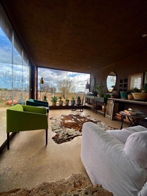 TV, DVD player, books, video library - BEACH VILLA WITH SWIMMING POOL AT TORRE GUACETO, CAROVIGNO , OSTUNI , 5 BEDROOMS (Serranova)