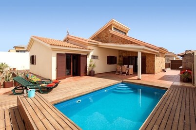 Lovely Villa in residential area 
