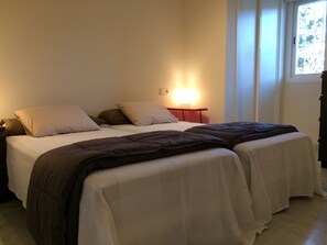 1 camera, ferro/asse da stiro, Wi-Fi, lenzuola