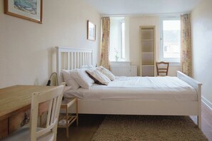 1 bedroom, iron/ironing board, Internet, bed sheets