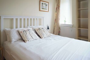1 bedroom, iron/ironing board, internet, bed sheets
