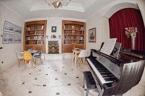 Free daily local cuisine breakfast - Al Centro Luxury Home (Caserta)